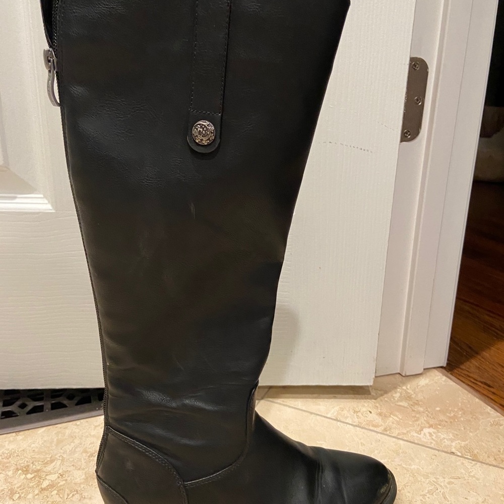Boots - Picture 3 of 4
